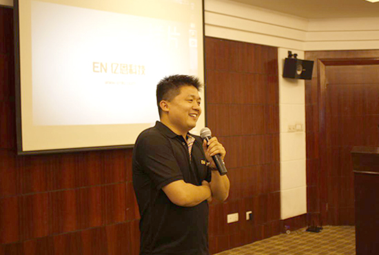 �Ƅӻ��I�N���